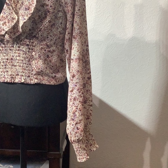 Open Edit NEW -Sz L - floral deep ruffled tiered plunge crop flowy ballon blouse - Picture 3 of 7